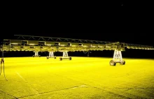 Kosmiczne doświetlanie trawy na stadionie Lechii Gdańsk
