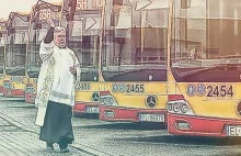 Czy święcenie autobusów to religia czy magia? - Czajniczek Pana Russella