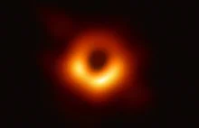Tak Internet zareagował na pierwsze zdjęcie czarnej dziury [Galeria]