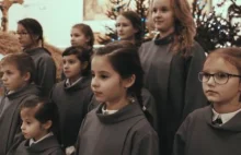 Białostocki chór zaśpiewał polską wersję kolędy "Carol of the Bells" [WIDEO]