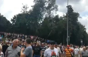 Dziennikarz zaatakowany i opluty przez kontrmanifestantów Marszu Równości