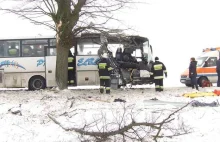 Wypadek autobusu na Pomorzu. 11 osób jest rannych