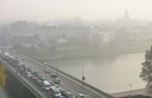 Smog w Krakowie. Uchwała o darmowej komunikacji weszła w życie
