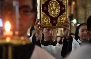 Chiny: Niepełnoletni mają zakaz wstępu do kościołów katolickich