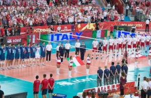 Polacy po ciężkim boju pokonują Włochów, nadal liczymy się w grze