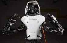 Robot Atlas potrafi biegać po lesie bez żadnych zabezpieczeń
