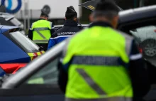 Francja: Zabarykadował się w muzeum. Grozi policji