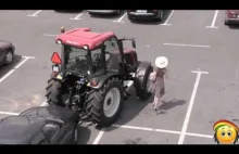 Paniusia przyjeżdża na zakupy traktorem...