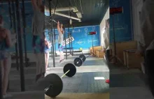 Kiedy crossfitowiec zaczyna wydziwiać na siłowni