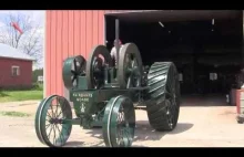 Ręczny rozruch ciągnika z 1913 roku.