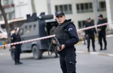 Napastniczka zabita w ataku na komisariat w Stambule