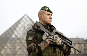 Komendant wojskowy Paryża nie wyklucza otwarcia ognia do Żółtych Kamizelek