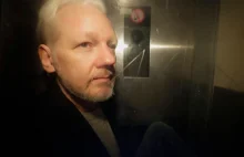 Julian Assange jest ciężko chory? 60 lekarzy uważa, że może umrzeć w...