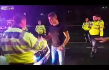Rumuński policjant nokautuje pijanego
