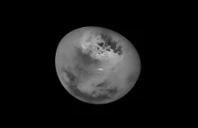 Sonda Cassini zarejestrowała ruch chmur nad powierzchnią Tytana