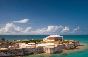 Google wyprowadził 20 miliardów euro do raju podatkowego na Bermudach