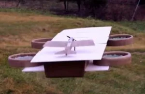 Ktoś zrobił latający lotniskowiec - czyli dron dronem pogania.