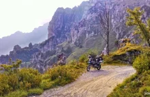 Najbardziej niebezpieczna alpejska trasa Anfo Ridge Road motocyklem