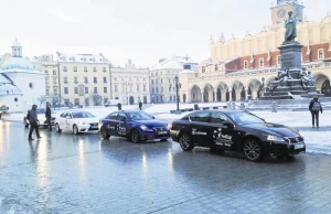 Dla kogo wjazd na Rynek Główny w Krakowie? Dla lexusa tak, dla lancii już nie..