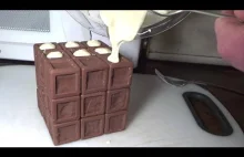 Działająca kostka Rubika z czekolady