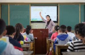 Chiny. Studentka nie zostanie nauczycielką, bo jest zbyt niska