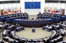 Europosłowie niechętni regule „pieniądze za praworządność”