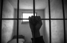 Podejrzany o gwałt na 12-dniowym niemowlaku pobity w więzieniu