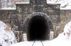 Zaginął pociąg - wjechał w tunel i już nie wyjechał