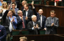 Jarosław Kaczyński porywa tłumy i ucisza oponentów. Jak uwodzi prezes PiS?