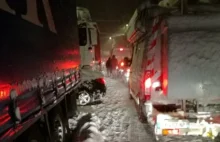 Zima zaskoczyła drogowców we Francji