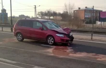 Przechodziła przez pasy, wjechał w nią samochód. Nie żyje 16-latka