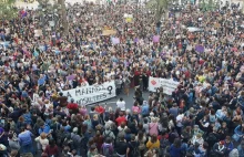 Sprawcy zbiorowego gwałtu oczyszczeni z zarzutów, protesty w Hiszpanii