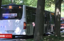 Niemcy: atak nożownika w autobusie, 14 poszkodowanych