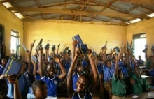 Co się dzieje, jeśli dać Kindle dzieciom w Afryce?