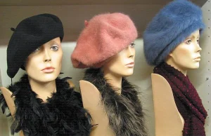 Moherowe berety na cenzurowanym. H&M i Zara obraziły się na tę wełnę