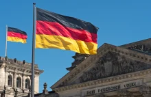 Niemcy do dziś wypłacają emerytury NAZISTOM. Świadczenia gwarantował im Hitler