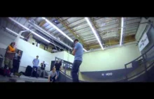 Tony Hawk testuje lewitującą deskorolkę hoverboard