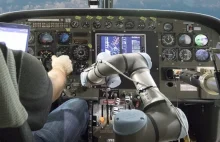 Robot ze sztuczną inteligencją od DARPA zastąpił pilota i sam lata...