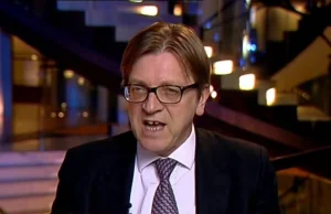 Guy Verhofstadt chce wprowadzić w UE przymus ścisłej integracji.