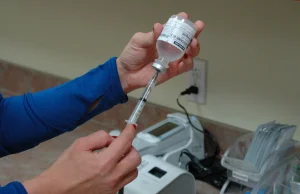 Instagram będzie blokować treści antyszczepionkowców