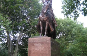 Czy wiesz, że największy pomnik w Central Parku (NY), przedstawia naszego króla?