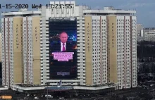 Putin został wyświetlony na budynkach i wygląda jak Cyberpunk bez budżetu.