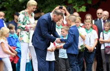 Para Prezydencka gości dzieci na Pikniku "Bezpieczne Wakacje z Parą Prezydencką"