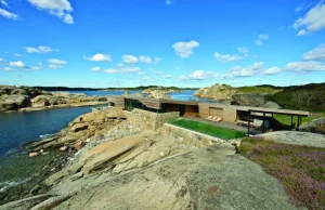 Letniskowy dom na fiordach. Zobacz Rock House w Norwegii
