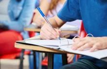 Włosi nie chcą święcenia długopisów w szkołach
