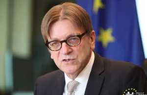 Verhofstadt nie odpuszcza. Rozsyła projekt rezolucji ws. Polski