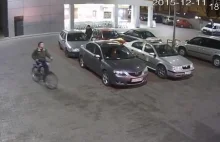 Lublin: Kolejne nagranie kradzieży z Biedronki przy ul. Lotniczej [WIDEO]