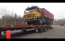 Trucking Girl - ładuje sama wywrotkę na lawetę