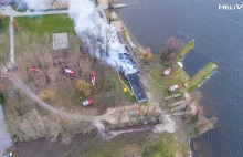 Potężny pożar Łazienek w Zbąszyniu / akcja gaśnicza Straży Pożarnej-...