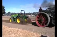 Traktorek vs. Traktor Parowy